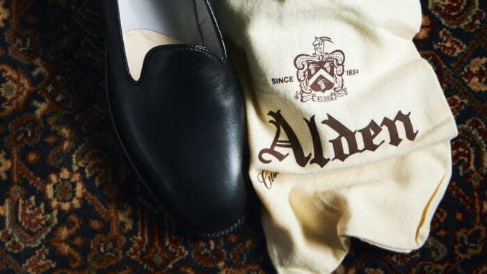 連載「憧れの逸品」No.443 ノンシャランな仕上げに格好なオールデンのスリップオン。