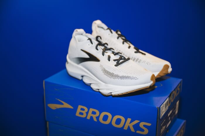 ブルックスの新作「グリセリン フレックス」の実力やいかに？ その履き心地を実走レビュー！