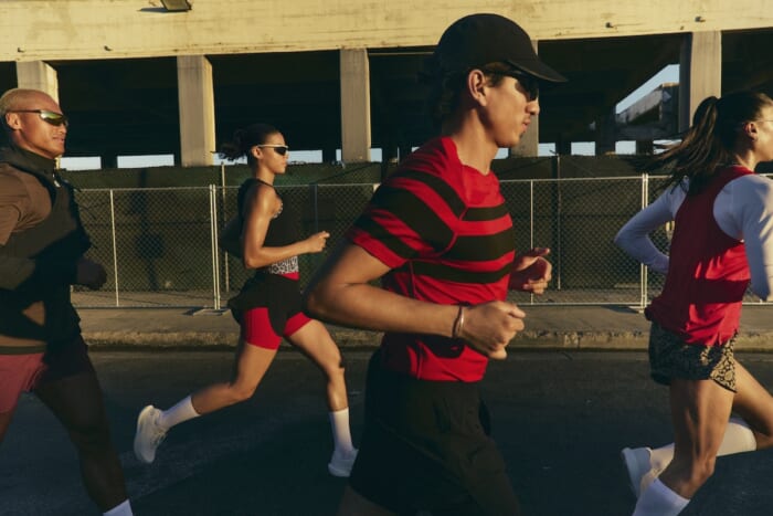 モチーフはプレッピー。ルルレモンより、上品かつスポーティな唯一無二のランニングコレクションが登場。