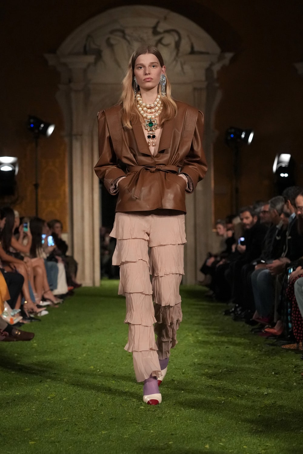 VALENTINO | HOUYHNHNM (HOUYHNHNM)