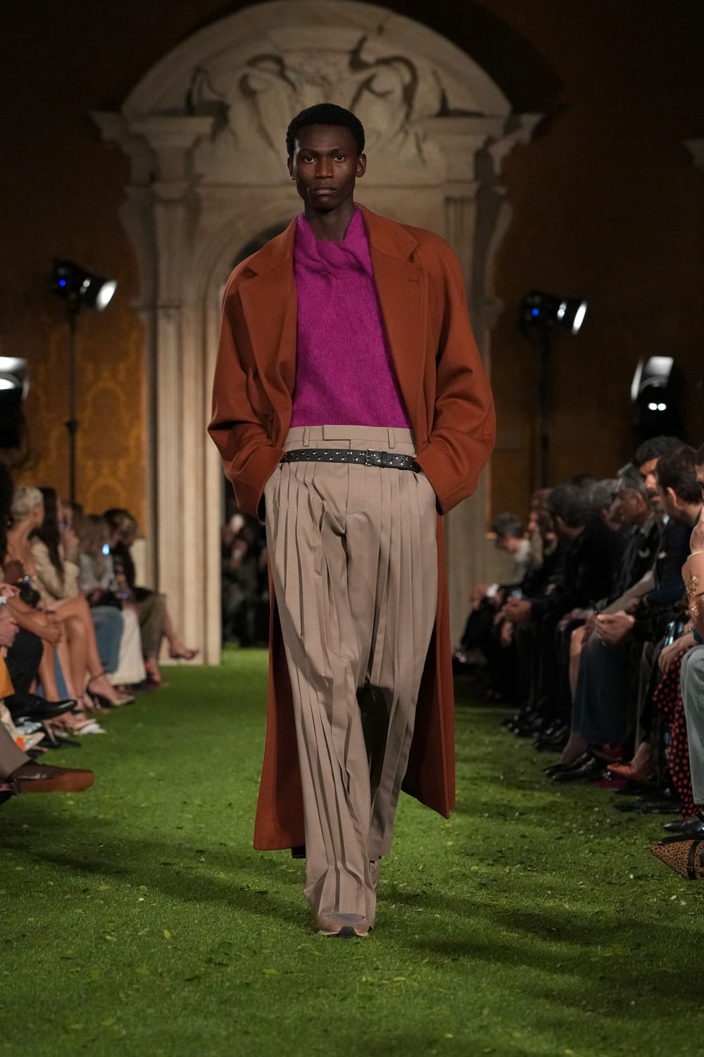 VALENTINO | HOUYHNHNM（フイナム）