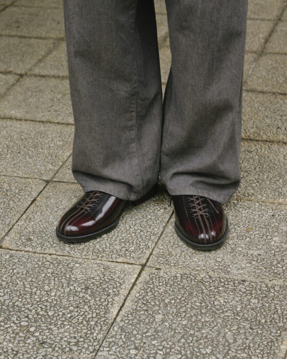 ボウリングシューズをベースにつくったハルタの新作。カジュアルに履ける革靴を新生活に取り入れましょう。