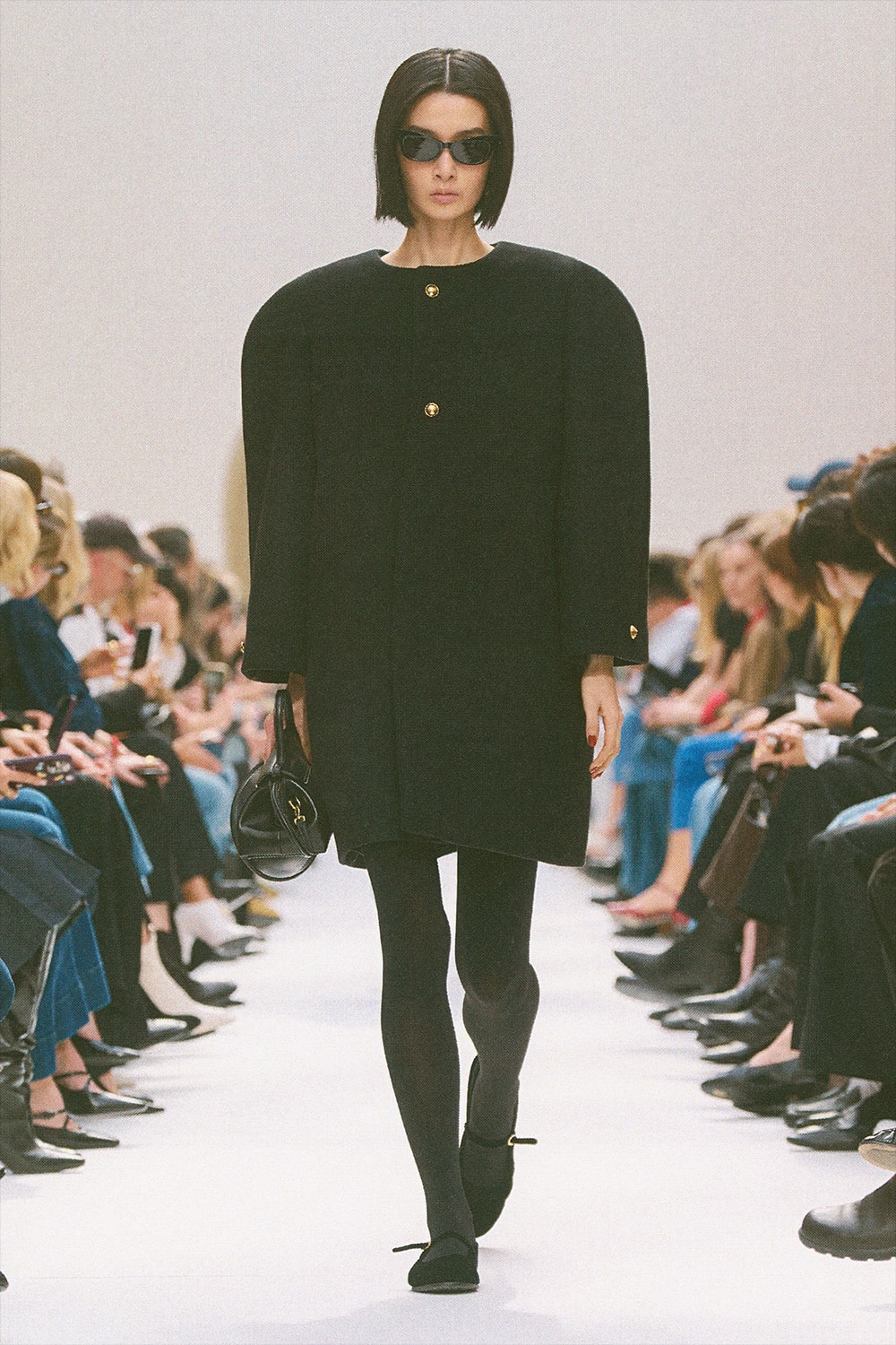 美品 CELINE 20AW キュロットパンツ / ダイアゴナルウール 44 レディース 美品 CELINE 20AW キュロットパンツ / ダイアゴナルウール 44