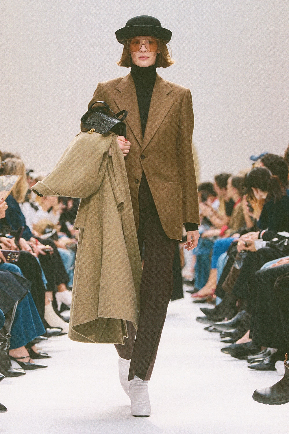 極美品 CELINE 23AW ボーリングスカート ペイズリー レーヨン 42 洗える】フレンチペイズリーデシン ティアードスカート / 23区