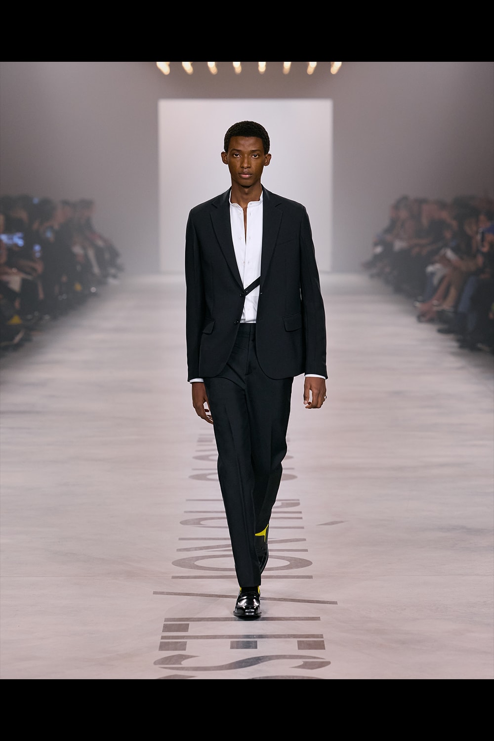 FENDI  フェンディ フラワーコサージュカットソー  ネイビー 40 FENDI | HOUYHNHNM（フイナム）