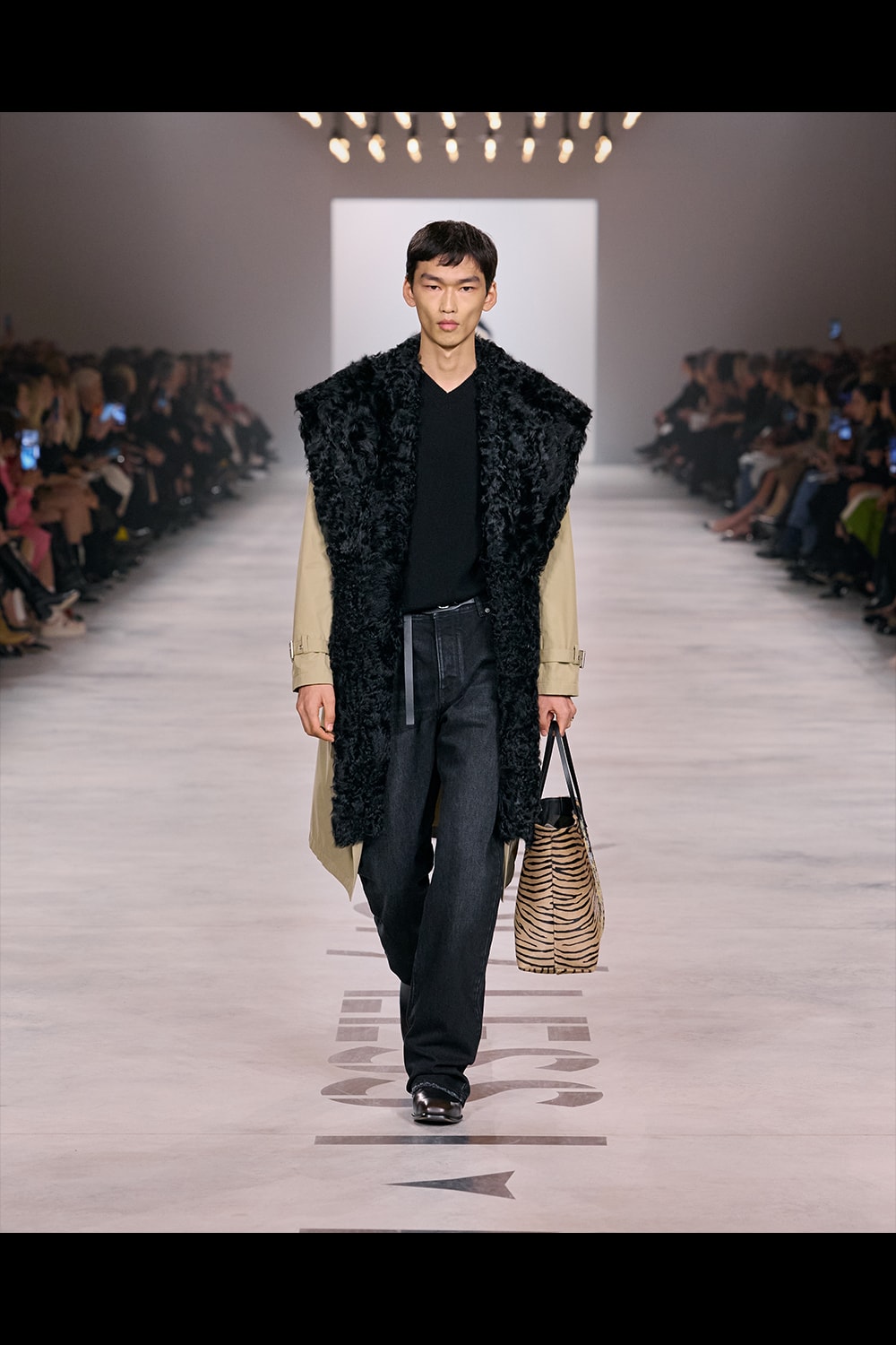 FENDI ファー ネックウォーマー ハートモチーフ Fendi ファー
