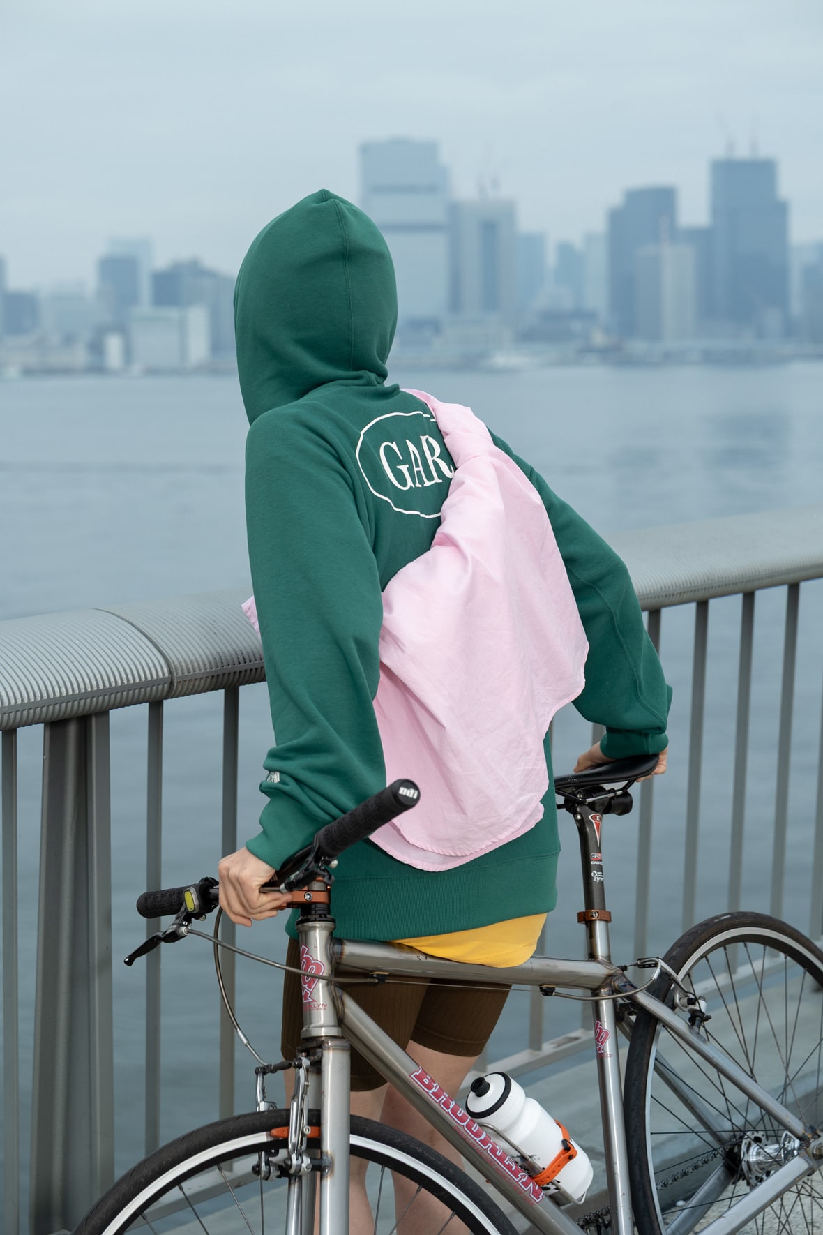 d*2様 ozz onest 和チャイナ　パーカー　うす緑　ピンク ぼくらの外遊びには、“GAR”のウェアがちょうどいい。 | feature