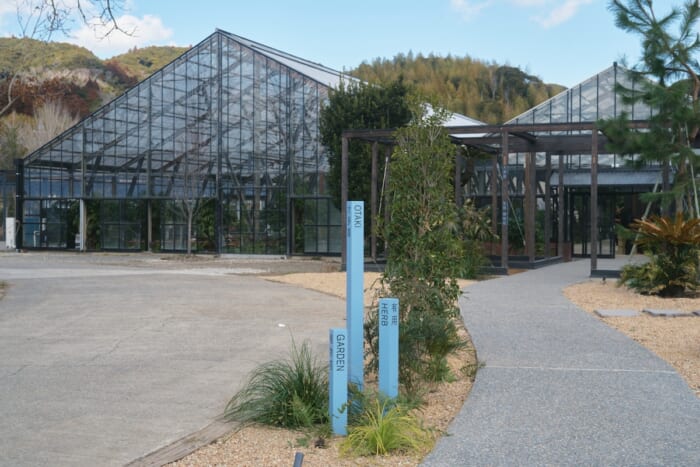 【FOCUS IT.】見る、食べる、嗅ぐ。五感を通じて植物の恵みを体感できる、千葉の新名所・大多喜有用植物苑へ。