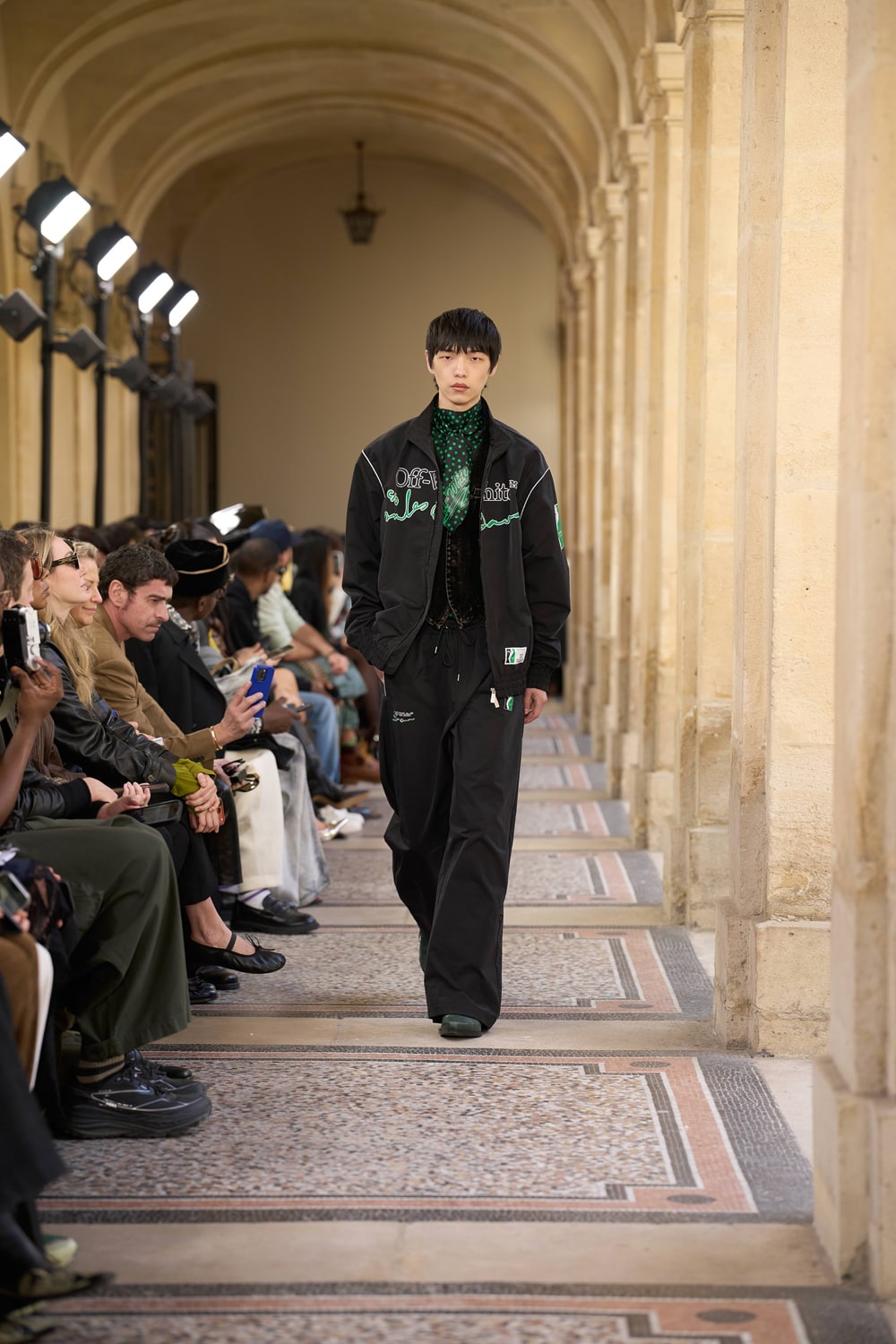 OFF-WHITE™ | HOUYHNHNM (HOUYHNHNM)