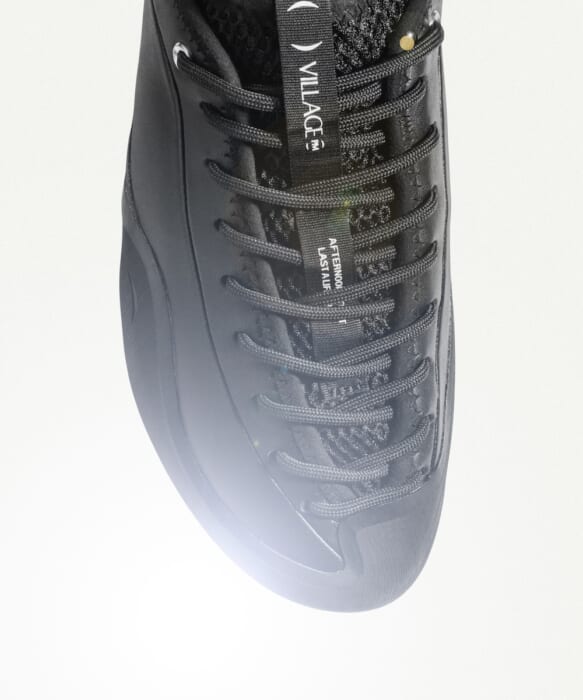 ヴィレッジ ピーエムが日本上陸を記念して、ポップアップイベントを開催。100足のみの限定モデルも登場！