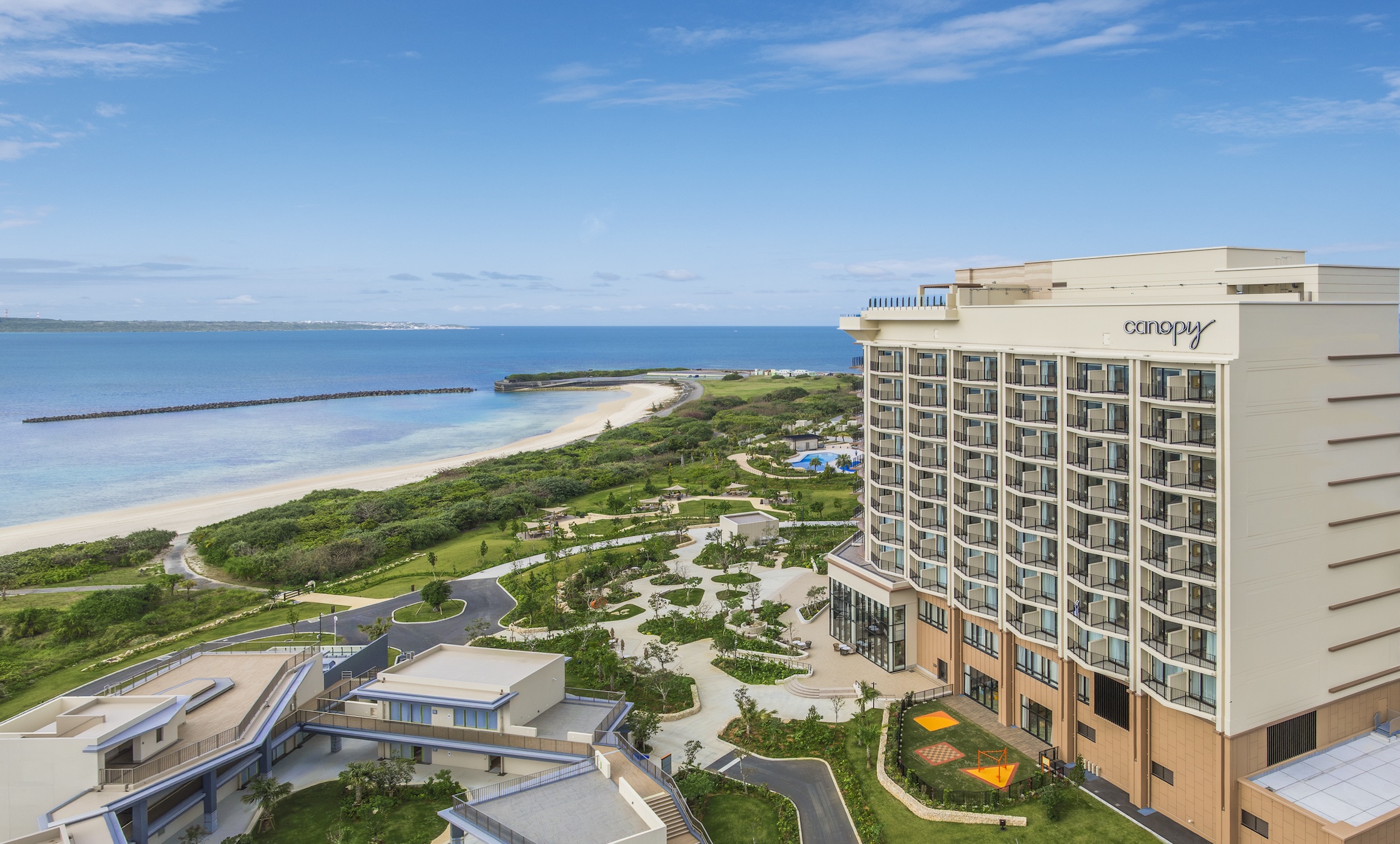 "Canopy by Hilton Okinawa Miyakojima Resort" has officially opened. Make the most of your hotel stay with exclusive benefits available only to Hilton American Express cardholders!