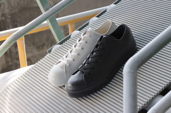 Moonstar’s new “LOWBASKET SG”—a shoe designed for adults. Packed with artisanal craftsmanship, it’s a simple yet intriguing pair.