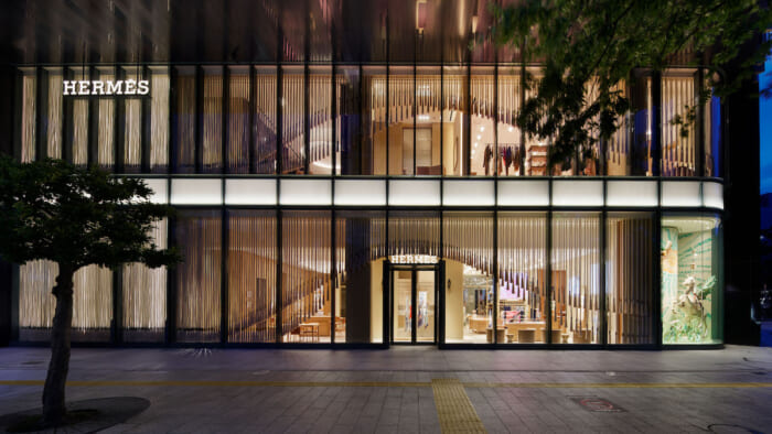 Hermès’s new store in Nagoya: Its appeal goes beyond just its size. Discover the love for Japanese culture that fills its four floors.