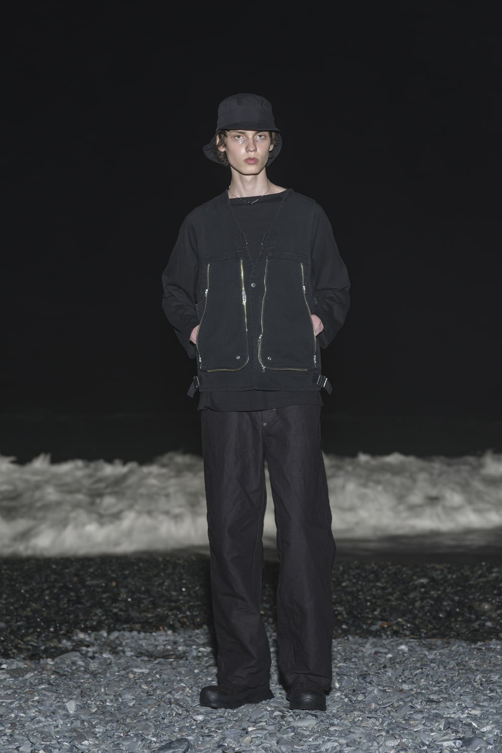 UNDERCOVER | HOUYHNHNM (HOUYHNHNM)