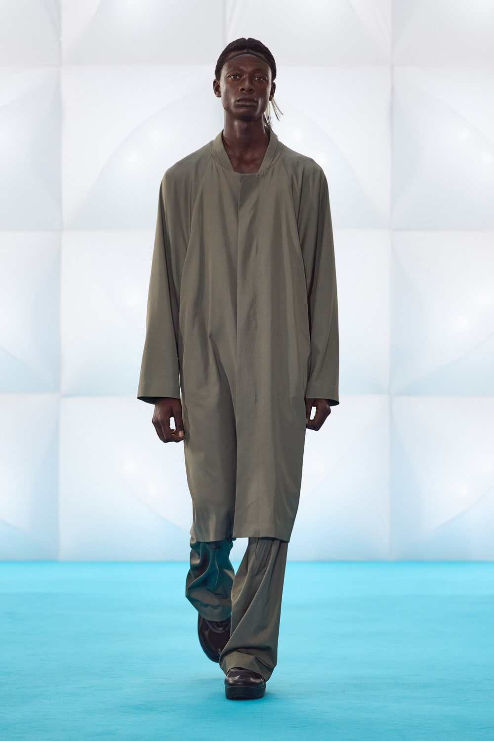 KIKO KOSTADINOV | HOUYHNHNM (HOUYHNHNM)