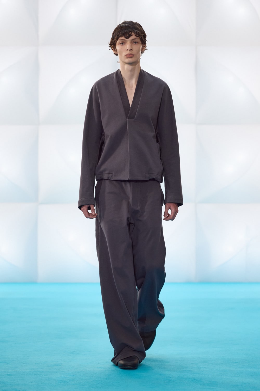 KIKO KOSTADINOV | HOUYHNHNM (HOUYHNHNM)